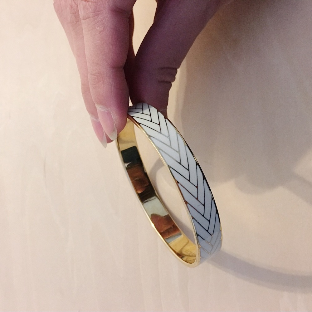 🎉Host Pick🎉 Gold and white bracelet